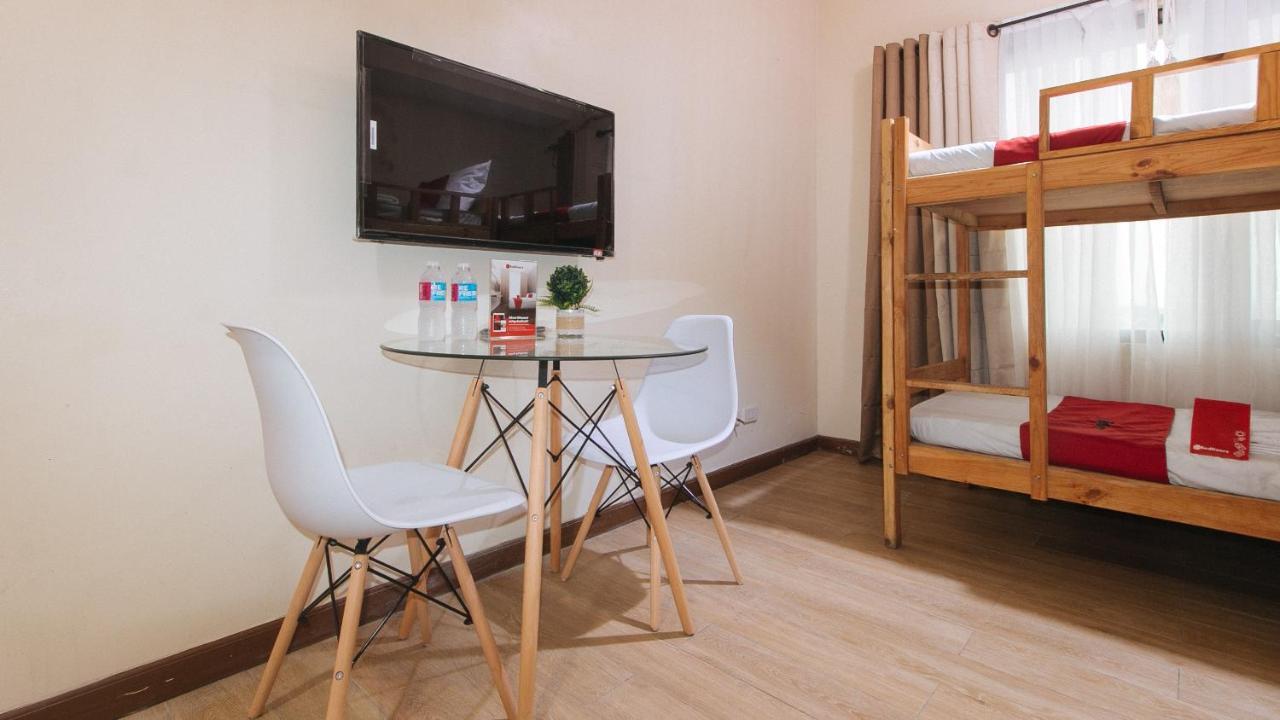 Reddoorz Plus @ Cuarto Verde Staycation Las Piñas Extérieur photo
