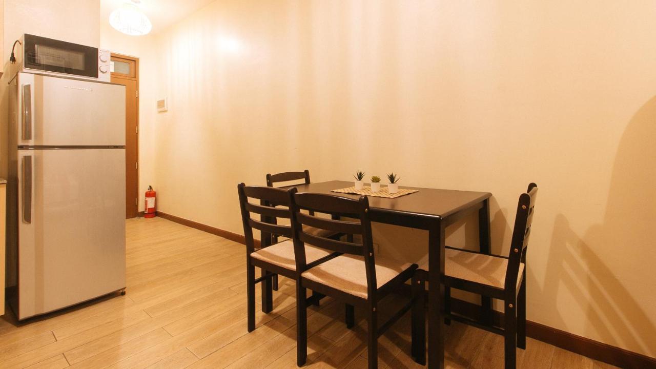 Reddoorz Plus @ Cuarto Verde Staycation Las Piñas Extérieur photo