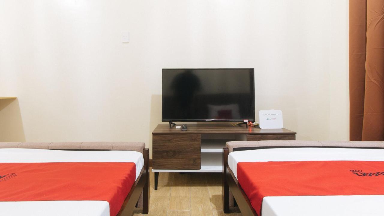 Reddoorz Plus @ Cuarto Verde Staycation Las Piñas Extérieur photo